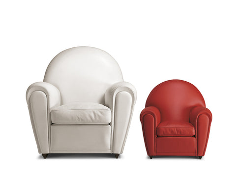 A luxurious Baby Vanity Fair chair by Poltrona Frau, featuring handcrafted fine leather upholstery, solid beech structure, and sophisticated Italian design.
 by Poltrona Frau