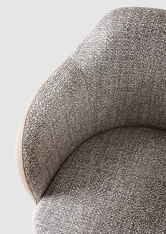 Giorgetti Elisa chair – handcrafted dining chair with elegant design and luxury comfort, perfect for modern dining rooms. Italian-made quality. by Giorgetti