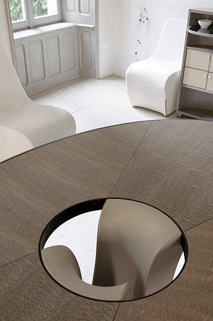 Giorgetti Enso dining table – luxury handcrafted table with Italian-made quality and modern Italian design, perfect for contemporary dining rooms. by Giorgetti for sale at Home Resource Modern Furniture Store Sarasota Florida