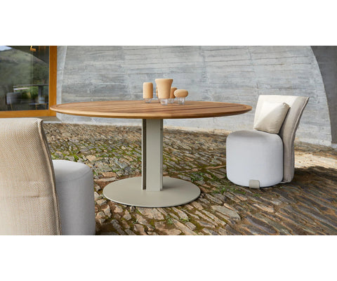 Isla Dining Table 130 & 150 by DIABLA